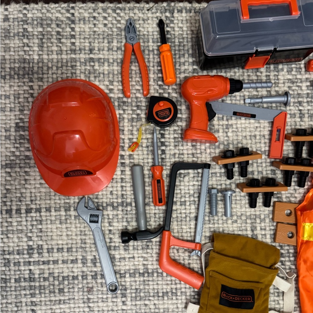 Black and Decker tools pretend play set - Picture 2 of 5